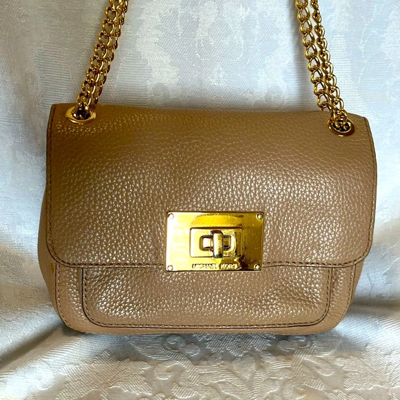 Michael Kors Handbags - Michael Kors EUC Sloan bag in Taupe PRICE DROP!